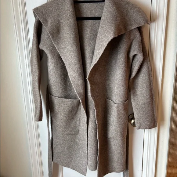 Kokun Wool Coat - Picture 2 of 6
